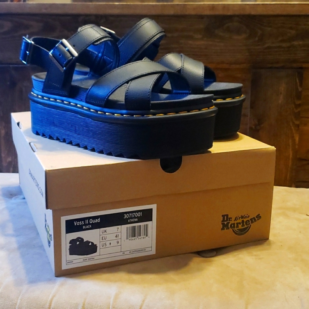 Dr. Martens Voss II Quad Black size 9